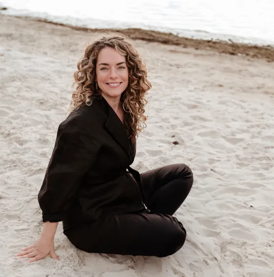 Heleen Bergsma aan tafel met smoothiebowl